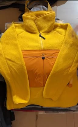 Haglofs Outdoor Jackets Wholesale Pallet — 100 Units, Grade A — thumbnail 4
