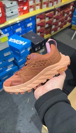 HOKA Performance Sneakers Wholesale Pallet — 200 Pairs, Grade A — thumbnail 4