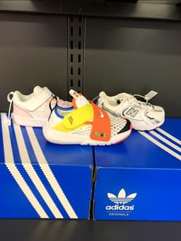 Kids Sneakers Mixed Sizes Wholesale Pallet — 300 Pairs, Grade A — thumbnail 2
