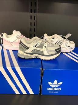 Kids Sneakers Mixed Sizes Wholesale Pallet — 300 Pairs, Grade A — thumbnail 4