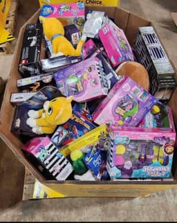 Kids Toys Mixed Wholesale Pallet — 300 Units, Grade A-B, Ages 0-12 — thumbnail 3