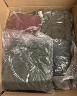 Winter Hooded Jackets Wholesale Pallet — 70 Pieces, Grade A-B — thumbnail 1