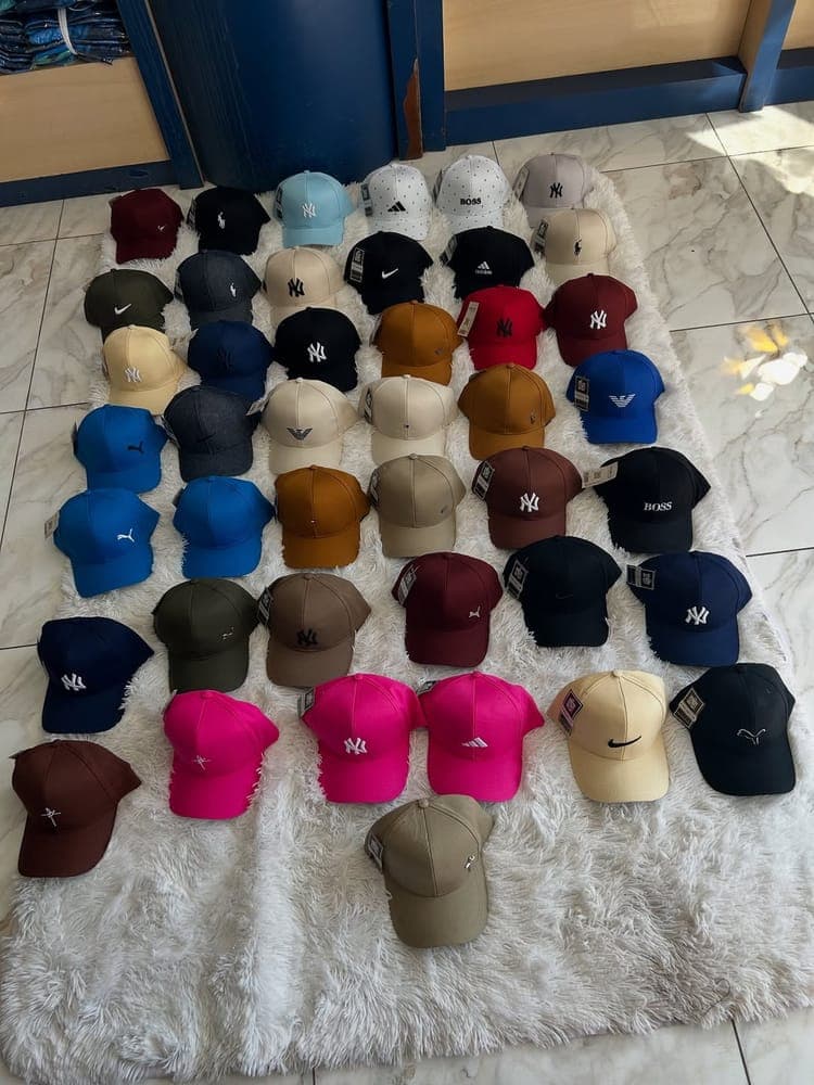 Trendy Adjustable Caps Wholesale Pallet — 200 Pieces, Grade A, Mixed Styles